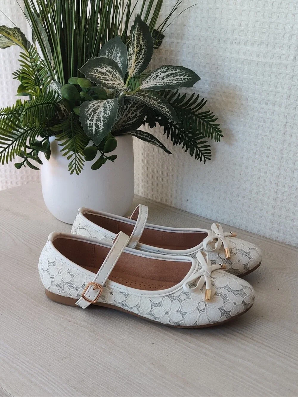 Lucky Top Girls Off White Floral Lace Mary Jane Flats w/Bow Size 1